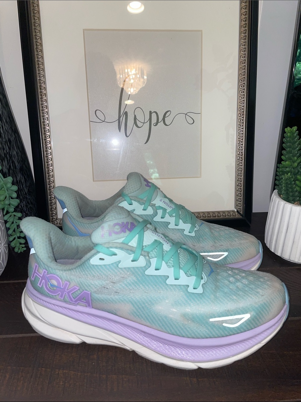 Hoka One One Clifton 9 Running Shoes Sneakers Size 10.5 Sunlit Ocean Lilac Mist